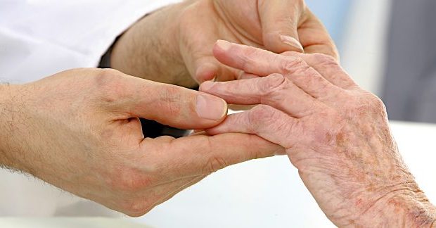 Yankton-Medical_Patient-with-arthritis_rheumatology